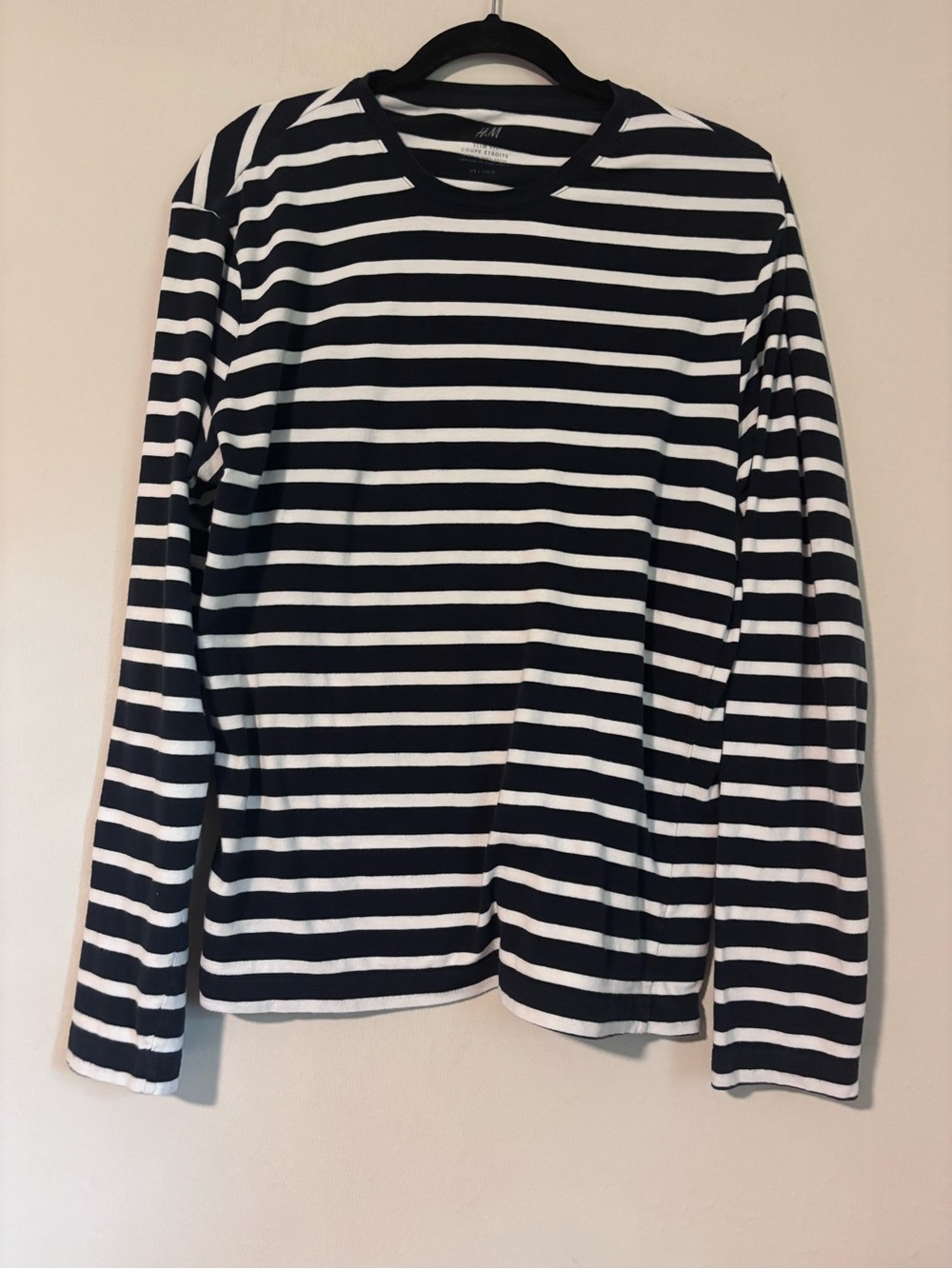 H&M - Black & White Striped Long Sleeve Tee - size L